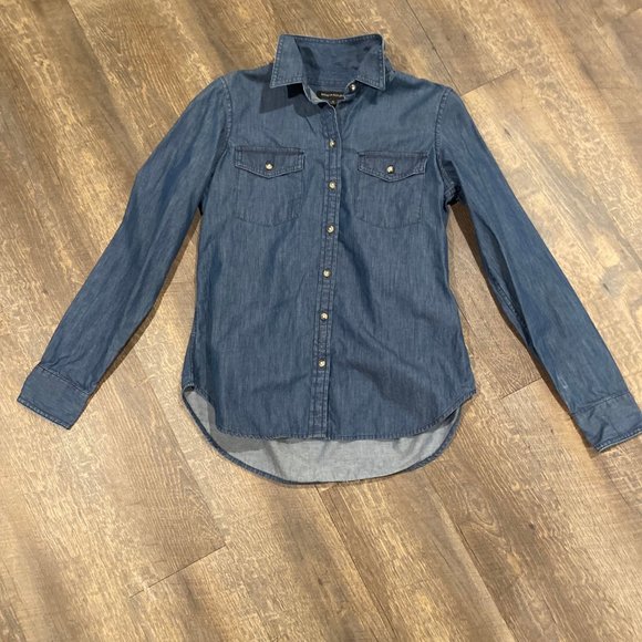 Banana Republic Blue Button-Down Denim Top, Size Small - Picture 6 of 13